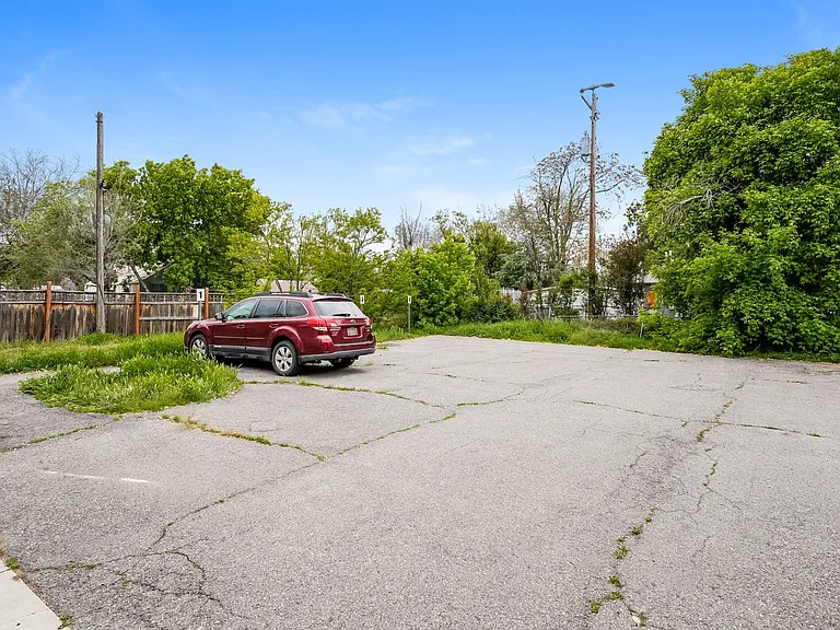 2943 Porter Ave — Photo 16