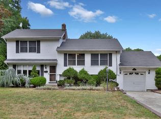 52 Carol Rd, Middletown, NJ 07748