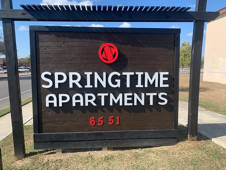 Spring Time Apartments — Photo 1