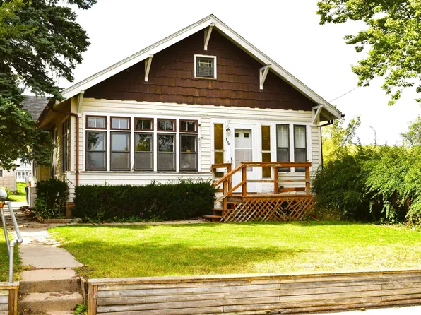 103 State Ave N, Wessington Springs, SD 57382