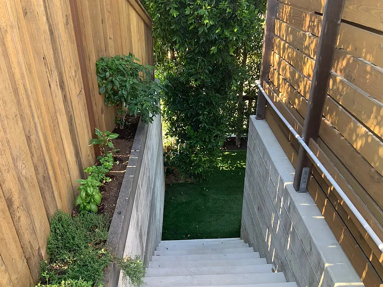 1139 23rd St — Photo 13