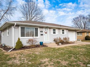1003 Cambridge Ct, Pekin, IL