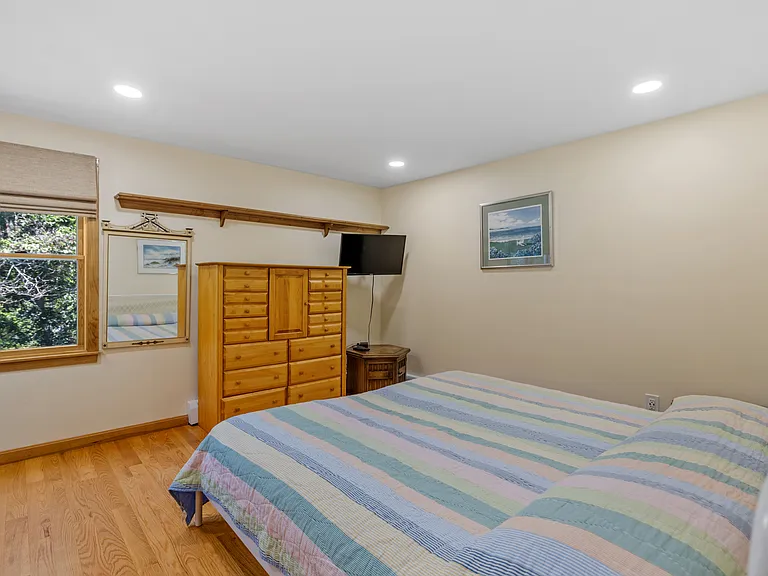 114 Dover Rd — Photo 11