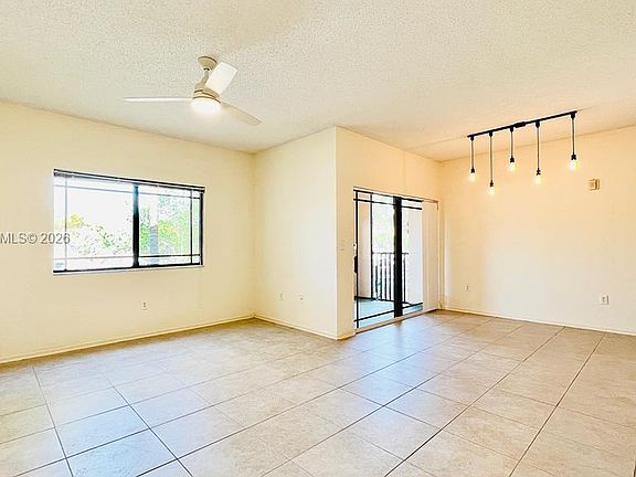 2nd image of 2807 Veronia Dr APT 201