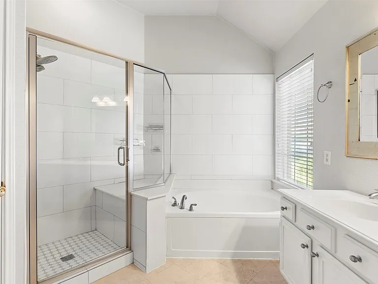 6721 Misty Hollow Dr — Photo 21