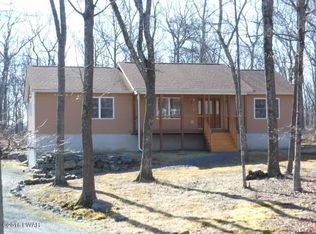 104 Johnsons Dr, Dingmans Ferry, PA 18328