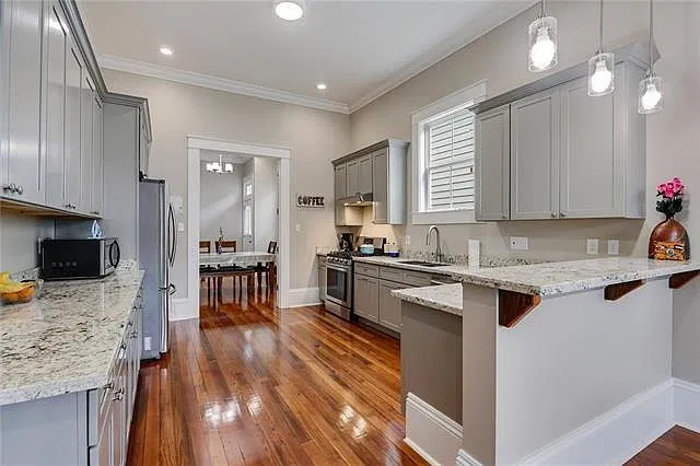 3 bed, 2.0 bath, 1432 sqft, $2,400 — Photo 3