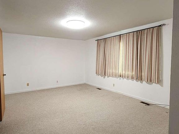 3rd image of 1843 Lexington Cir SE