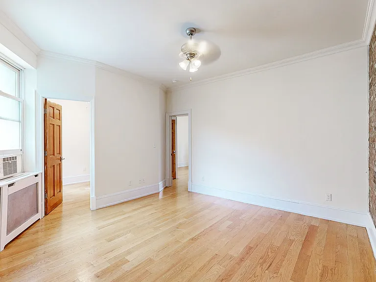 312 W 48th St #22 — Photo 9
