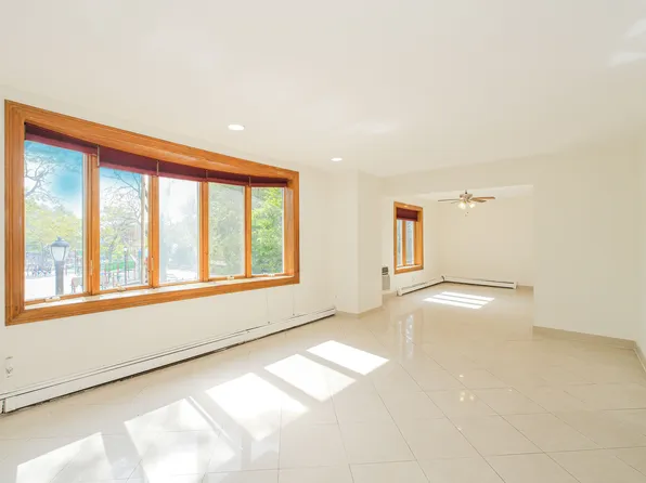 8884 17th Avenue image 8 of 31