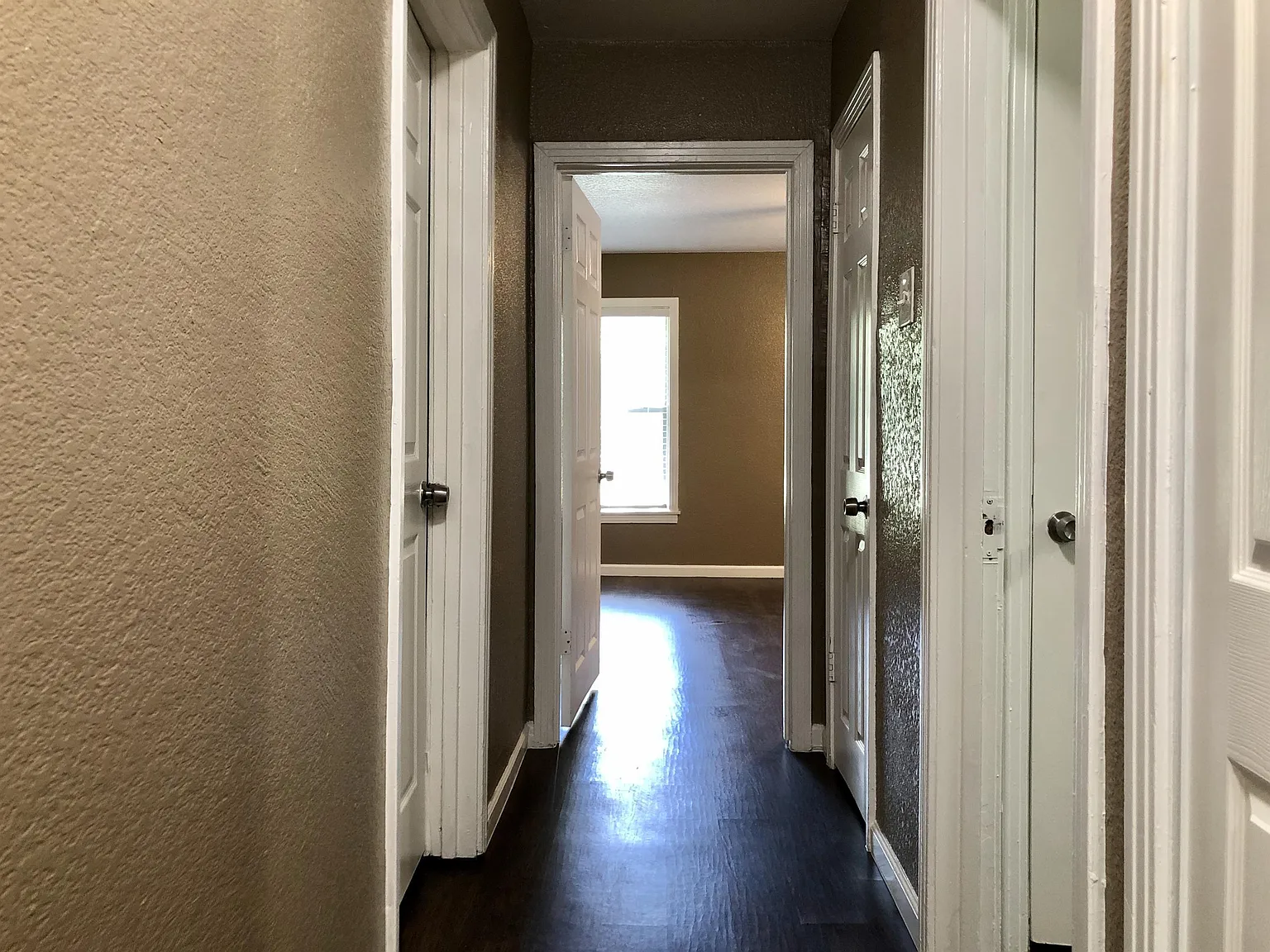 3128 Lyle Avenue - 1 — Photo 4