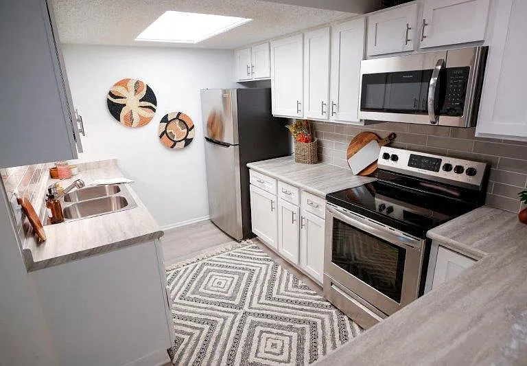 Auburn Townhomes — Photo 1