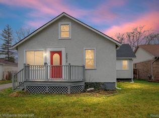 30017 5th St, Saint Clair Shores, MI 48082