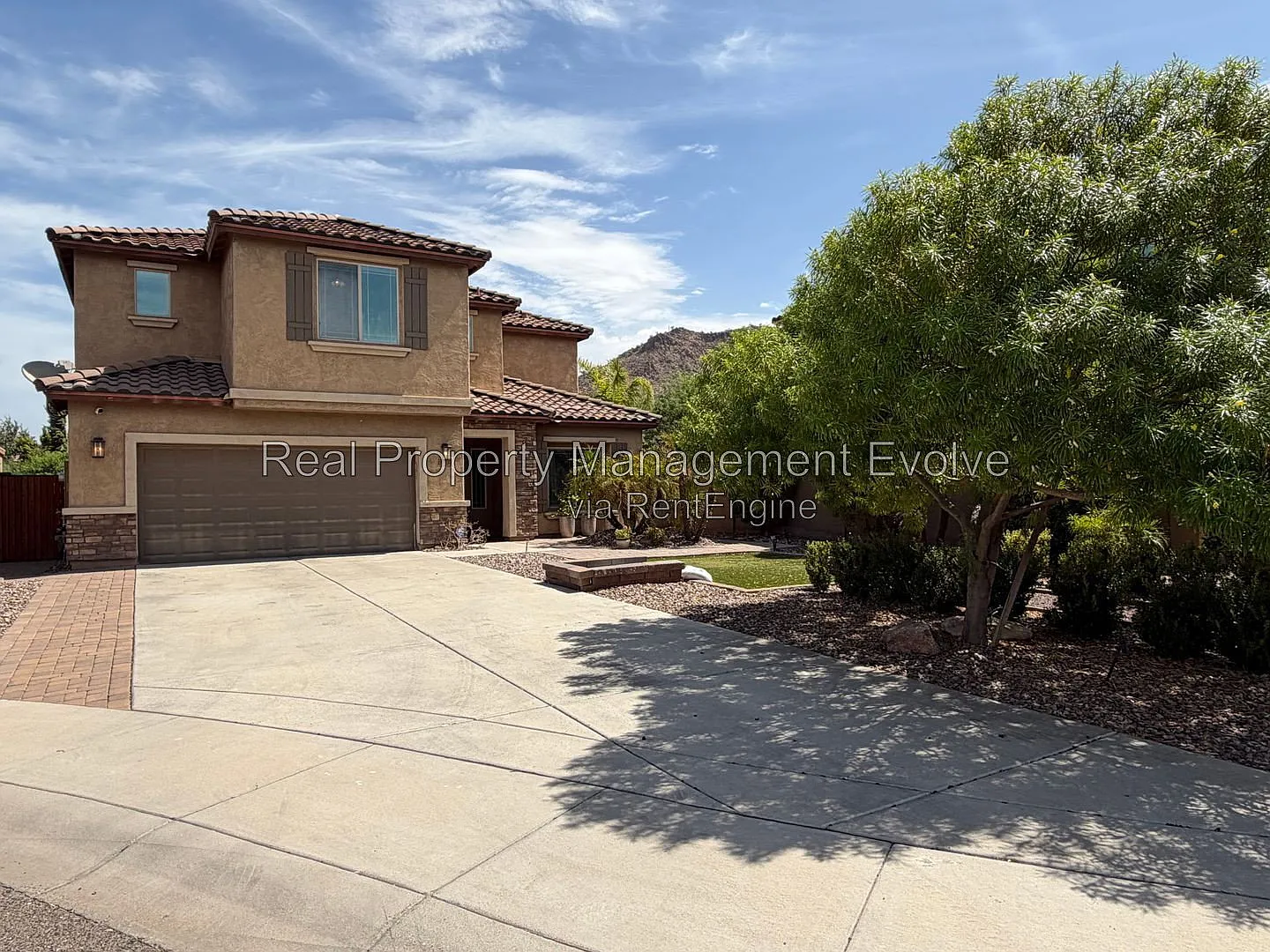 4 bed, 3.5 bath, 2826 sqft, $3,995 — Photo 3