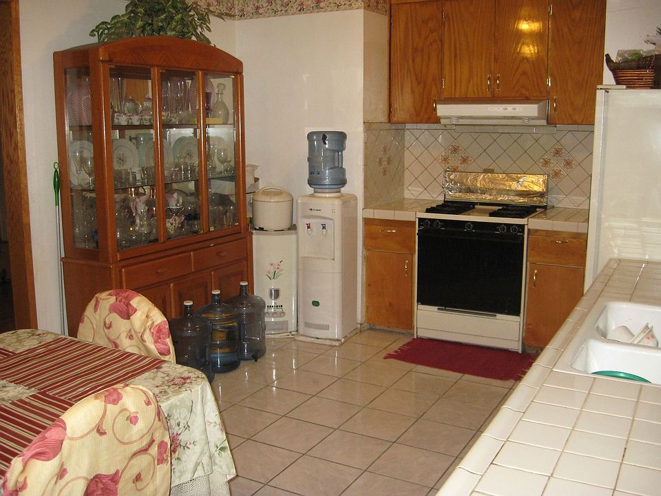 2nd image of 2055 Evelyn Ave
