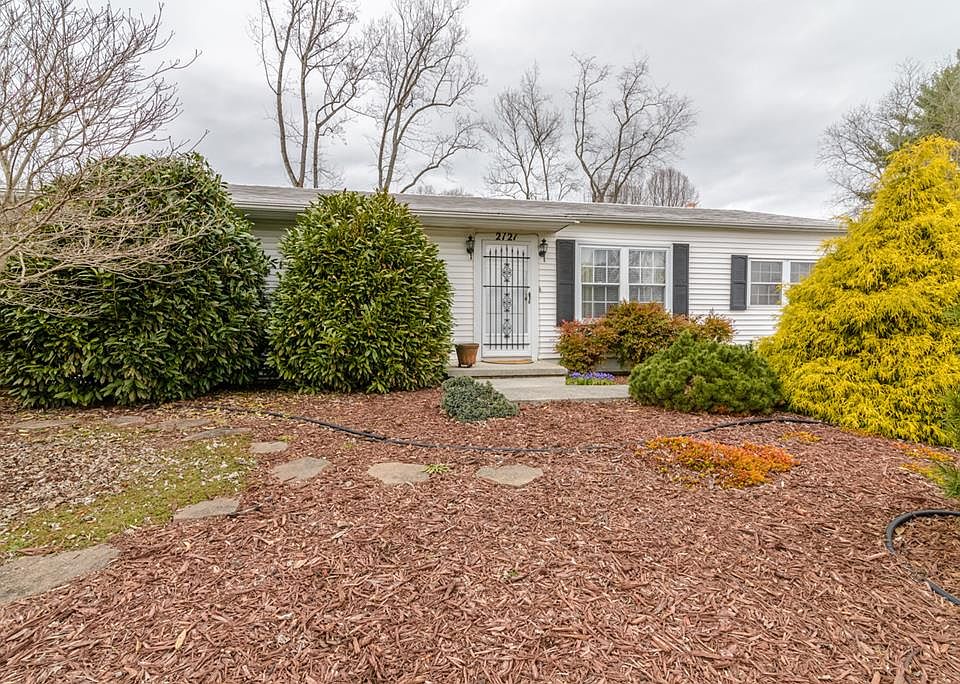 1st image of 2121 Westfield St