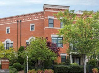 12082 Chancery Station Cir, Reston, VA 20190