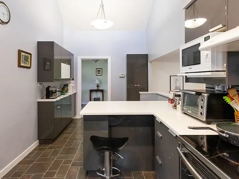 6000 Goldsmith Dr — Photo 3