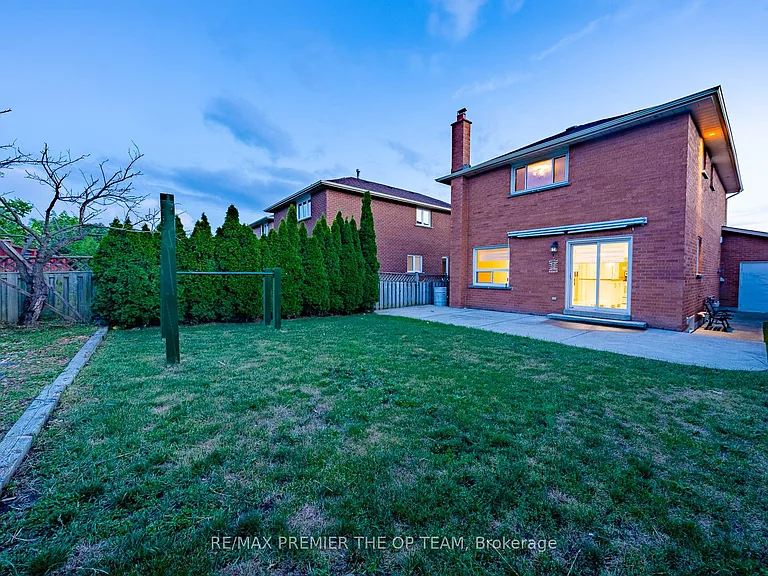 79 Governor Cres — Photo 23