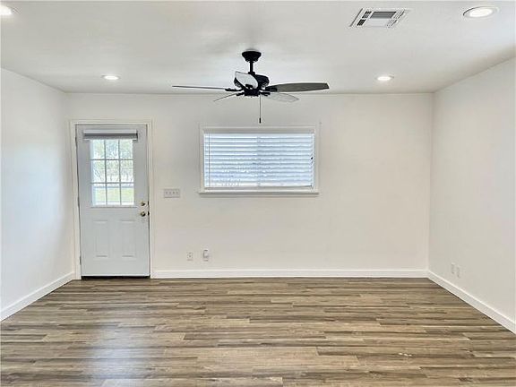 3rd image of 3729 Lynda Lee Dr