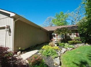1473 Mariposa Dr, Wixom, MI