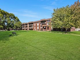 Kings Manor Apartments