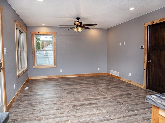3rd image of 103 Thomas Ave