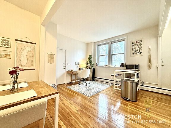 2nd image of 202 Saint Paul St #12R