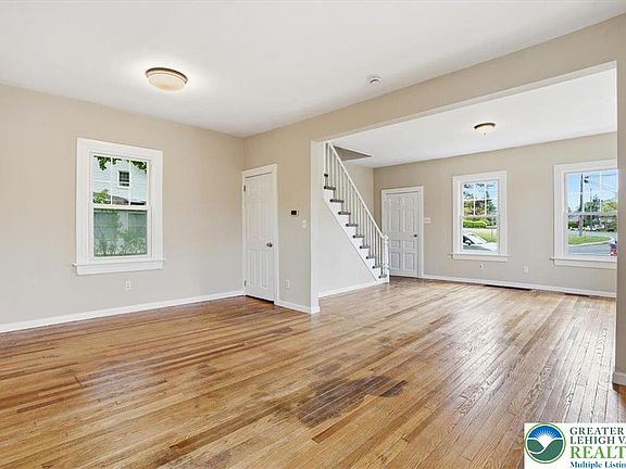 5th image of 425 Meco Rd