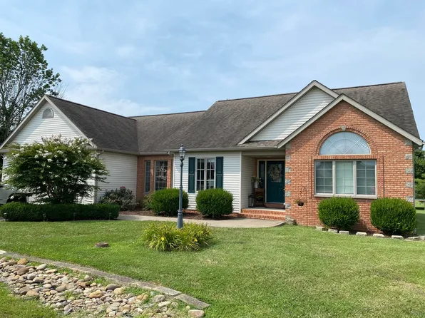 3221 Palomino Ct, Herrin, IL 62948