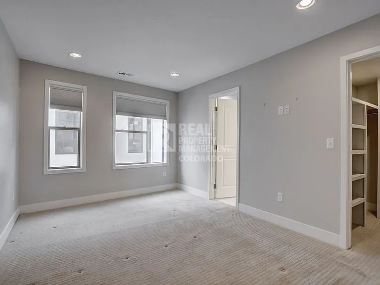 1227 N Perry St — Photo 14