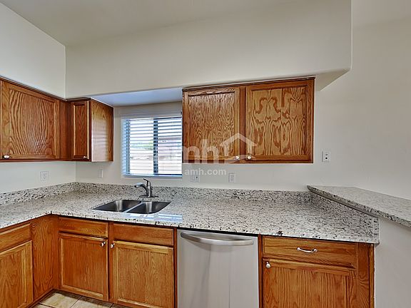 4th image of 447 E Placita Lezna