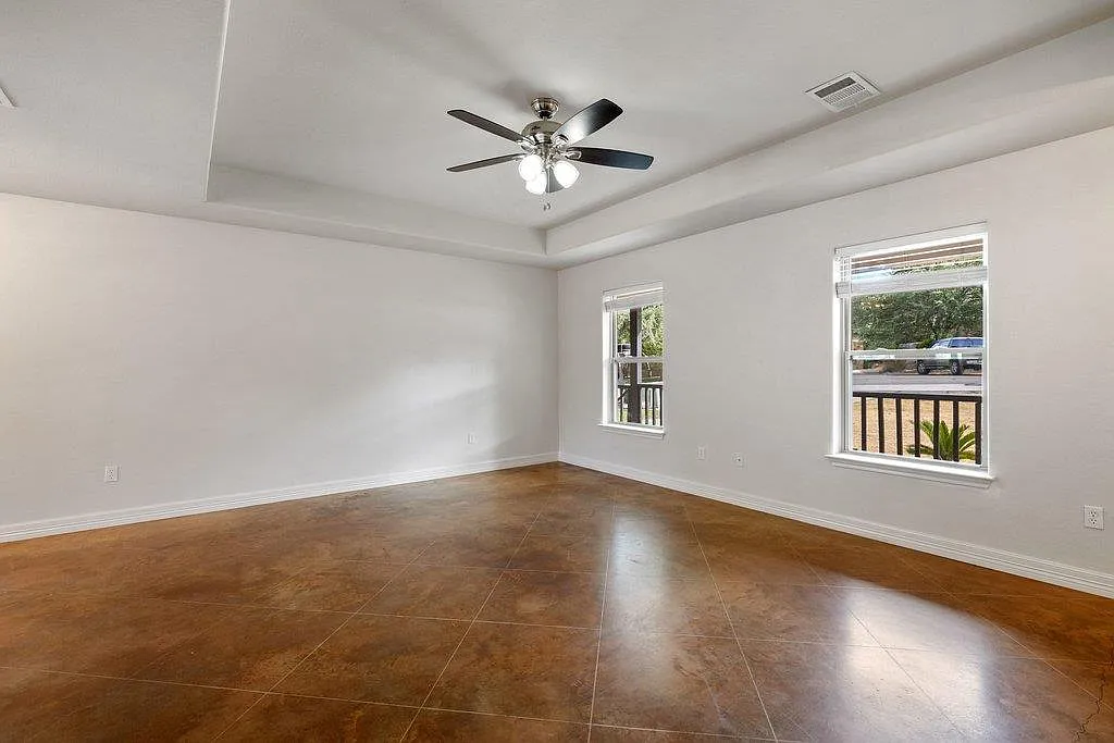 3 bed, 2.0 bath, 1243 sqft, $2,100 — Photo 3