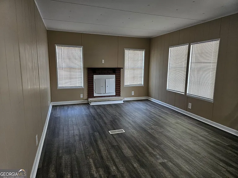 647 Buck Creek Rd — Photo 6