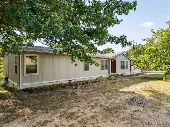 33 E Center St, Salina, OK 74365