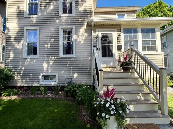 809 N Tioga St, Ithaca, NY 14850