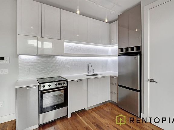 3rd image of 1038 Greene Ave #415