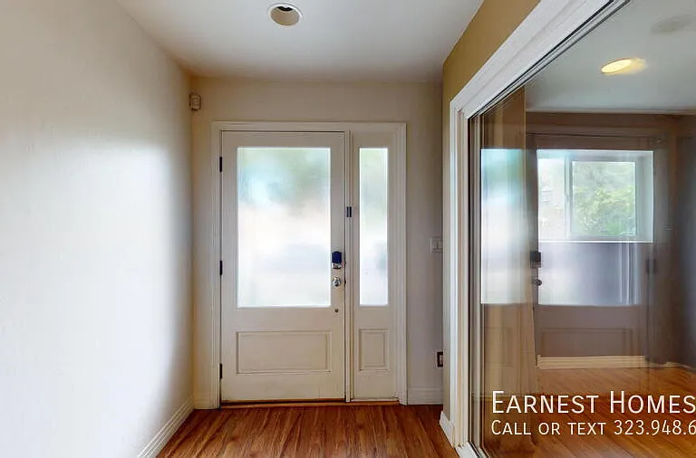 11622 Oxnard St — Photo 29