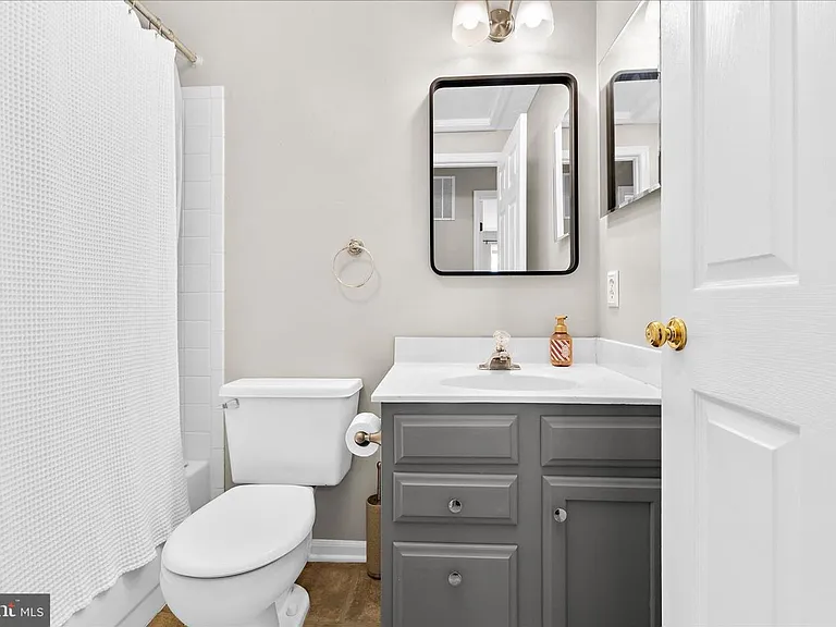 577 Quaker Ridge Ct — Photo 18