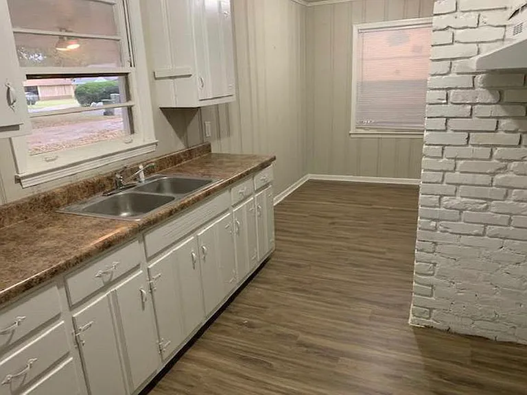 4368 Gardenview Dr — Photo 6