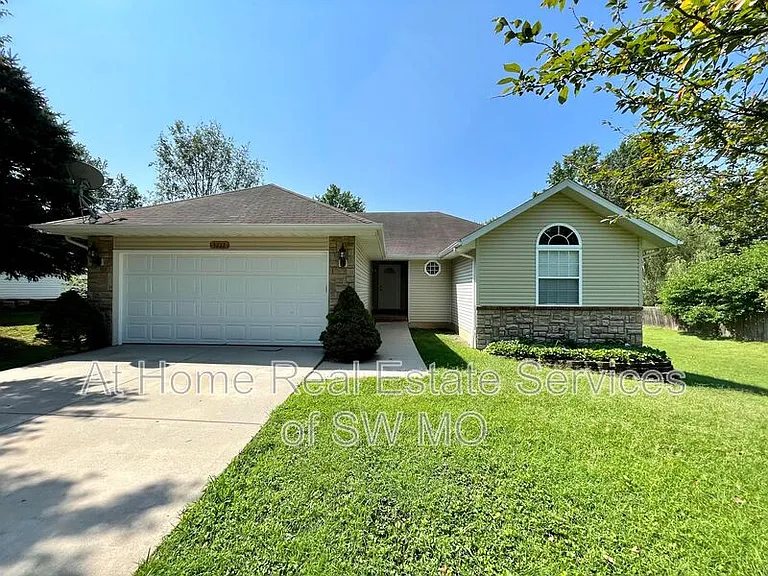 3222 W Wick — Photo 1