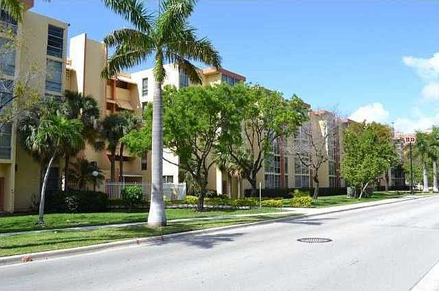 2nd image of 17570 Atlantic Blvd APT 316