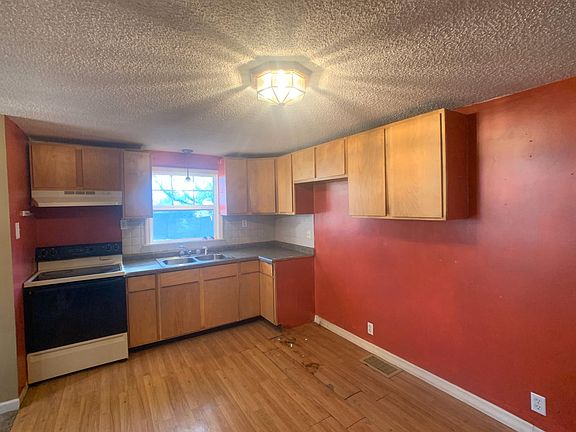 4th image of 312 Harvey St