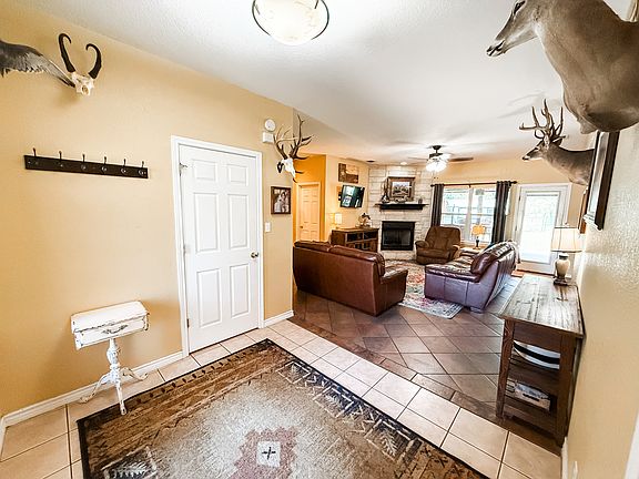 5th image of 412 Grandview Dr