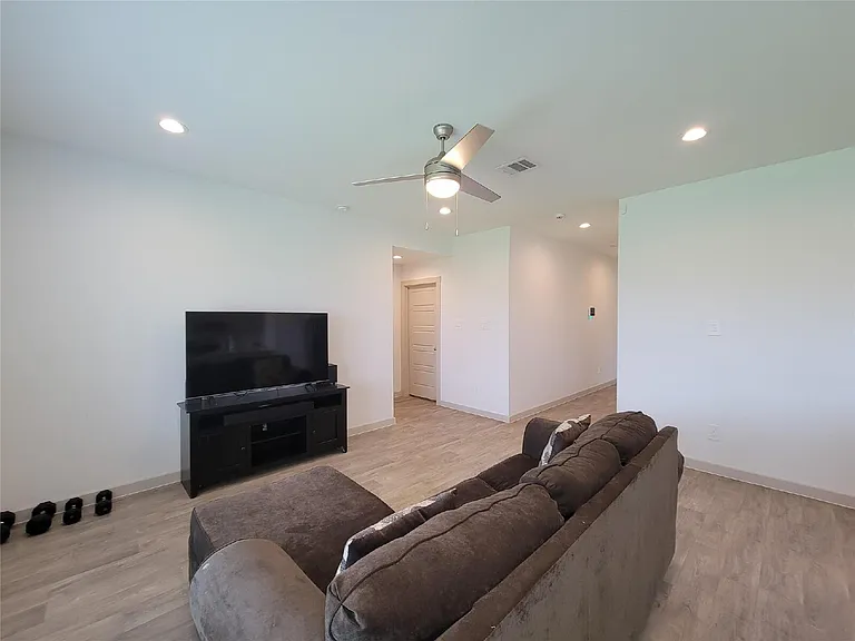 7919 Grey Wolfe Ln — Photo 8