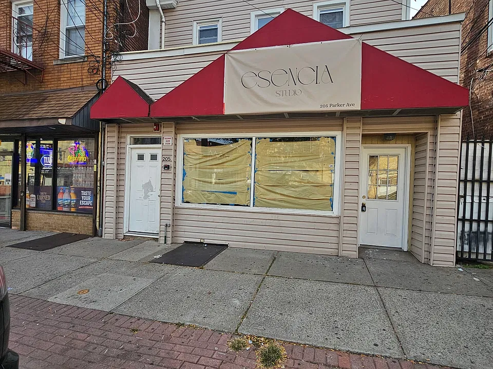 205 Parker Ave #2R