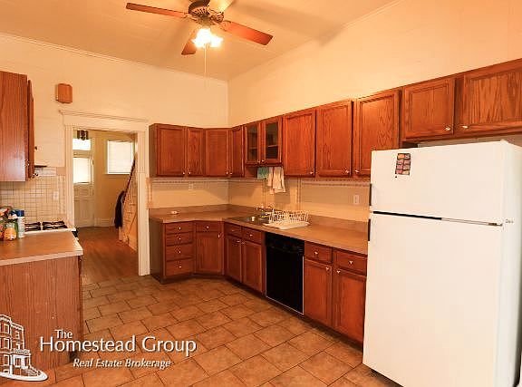 3rd image of 3523 N Marshfield Ave #H0use