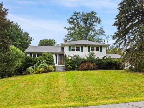 65 Edinburgh Road, Middletown, NY 10941