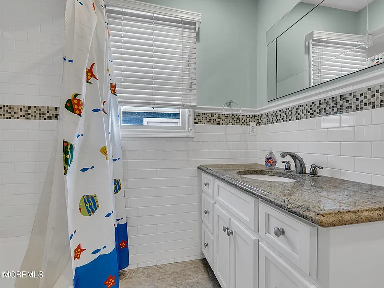5 Dover Ave — Photo 18