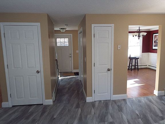 Ft Entry. Pantry. Basmt door